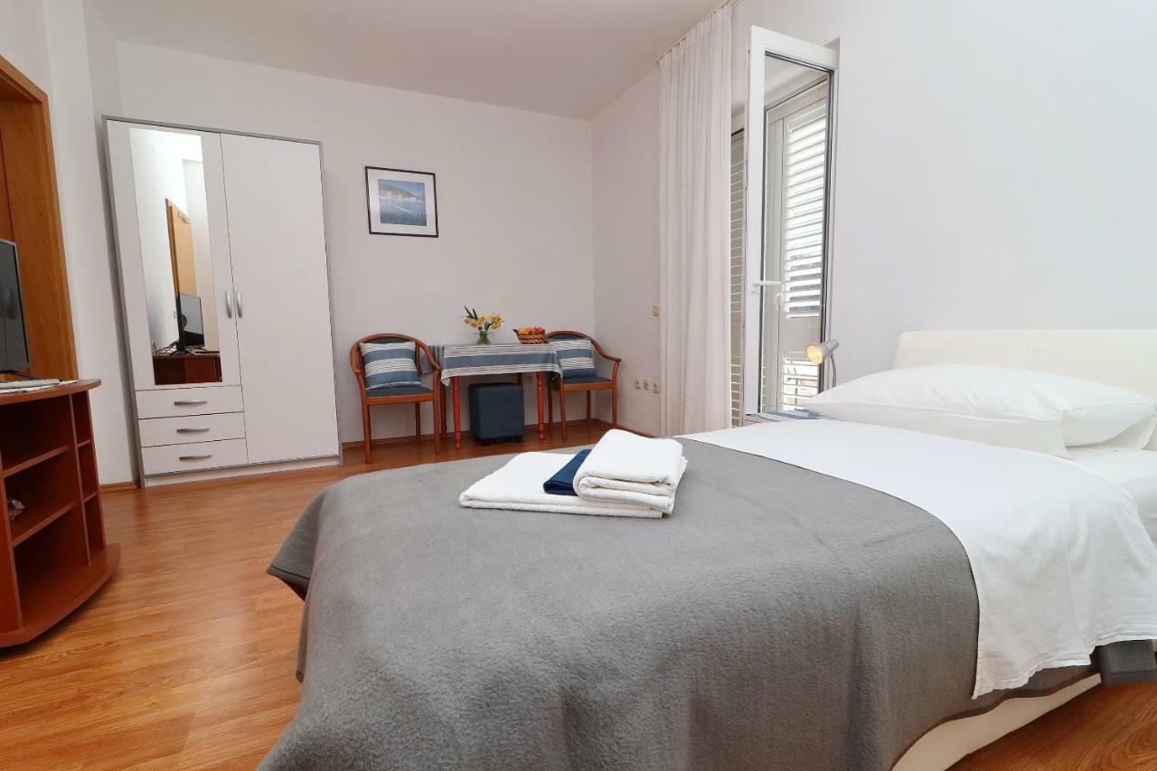 Guest House Franica & Pero Lobrovic Slano Buitenkant foto